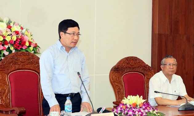  越南政府副总理范平明视察嘉莱省