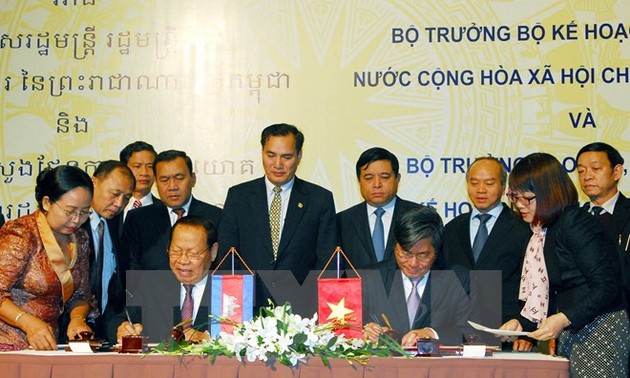 越南和柬埔寨加强计划统计领域合作