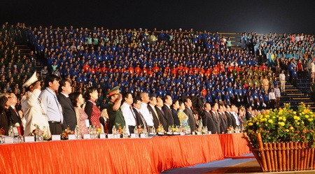 阮春福副总理出席庆祝广南省解放40周年献礼工程动工仪式