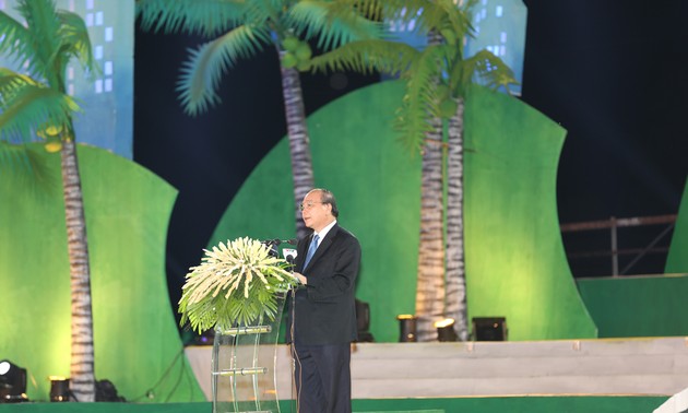 2015年槟知省第四次椰子节开幕 