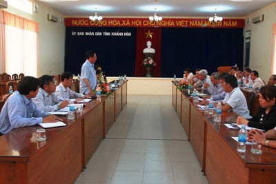 越南政府民族委员会代表团视察富安省