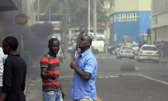 南非骚乱蔓延到德班市