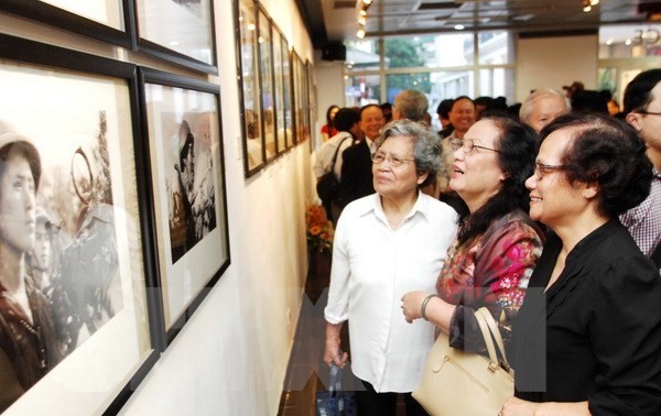 “世界人民在1954至1975年越南统一国家斗争中与越南团结”专题展在河内举行