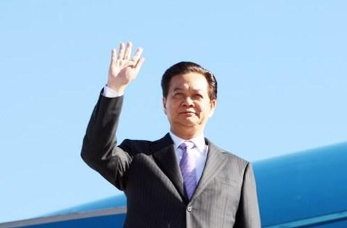 越南政府总理阮晋勇启程出席第26届东盟峰会