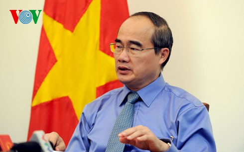 越南南方解放国家统一四十周年纪念活动在全国各地举行