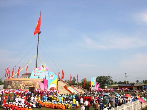 “江山一统”升旗仪式在广治省举行