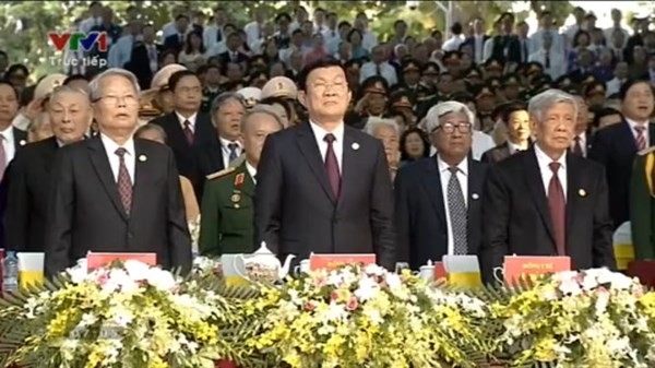 庆祝南方解放国家统一40周年的纪念集会阅兵式及群众游行在胡志明市举行