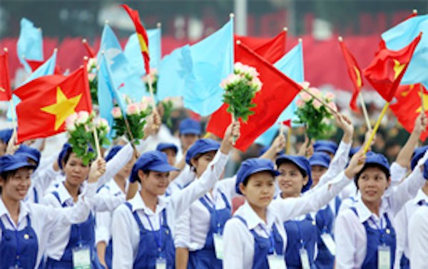 越南举行多项切实活动庆祝五一国际劳动节