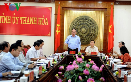 越南祖国阵线中央委员会主席阮善仁对清化省合作社模式进行考察