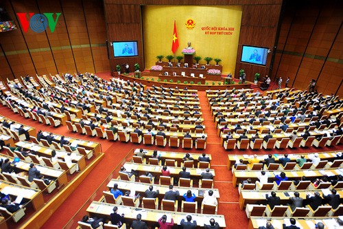 越南各地选民对第13届国会第9次会议讨论的政府工作报告表示赞同