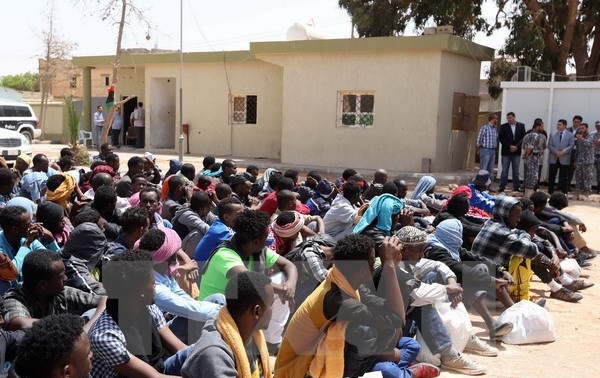 欧盟建议其成员国接收四万名难民