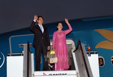阮晋勇启程前往哈萨克斯坦出席越南与欧亚经济联盟自贸协定签字仪式