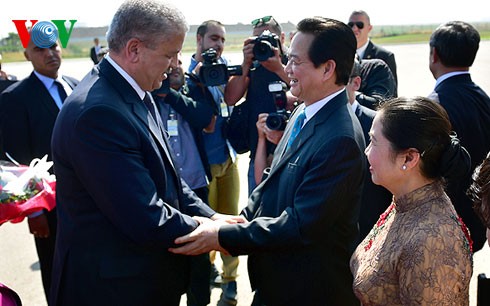越南和阿尔及利亚同意在多个领域加强全面合作