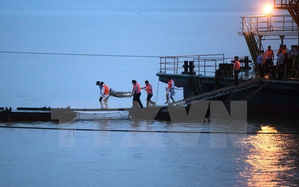 中国沉船事故中的遇难者人数继续增加