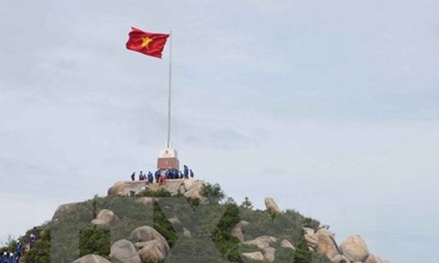 越南在平顺省富贵岛建国旗台