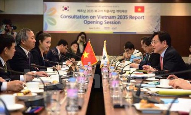 越韩按照“2035年越南报告资讯计划”进行研究和交流