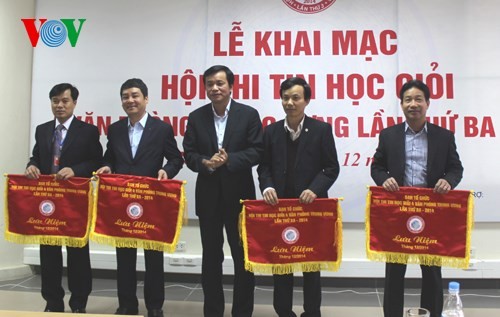越南2015年世界办公电脑冠军赛颁奖仪式在河内举行