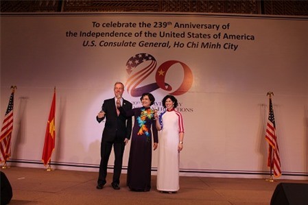 美国独立日239周年和越美关系正常化20周年纪念会在河内举行