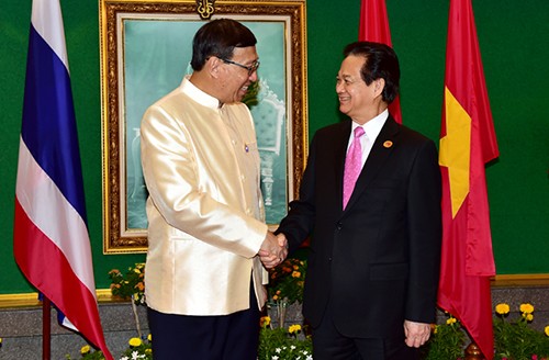 阮晋勇会见泰国立法议会主席和泰国公主