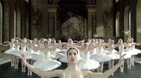 俄罗斯芭蕾舞剧院的多媒体3D布景芭蕾舞剧《天鹅湖》即将在河内上演