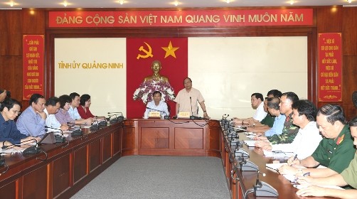 越南政府副总理阮春福指导谅山和广宁两省抗洪救灾工作