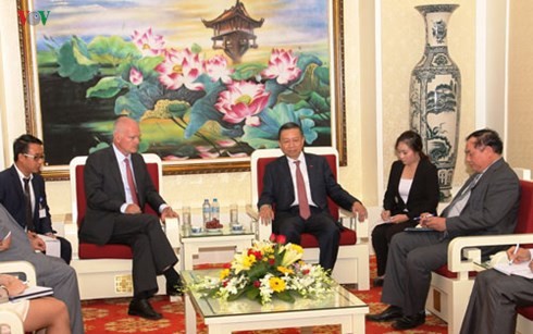 越南公安部希望加强与欧盟和美国有关机关的合作