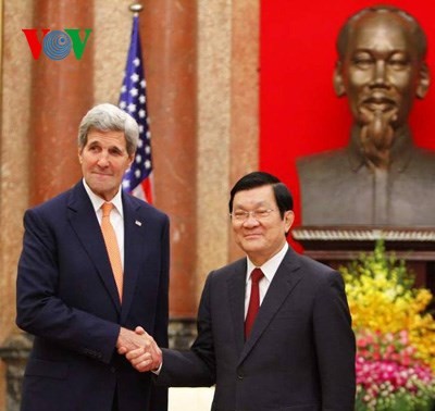  越南国家主席张晋创会见美国国务卿克里