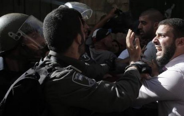 巴勒斯坦民众与以色列警方发生冲突