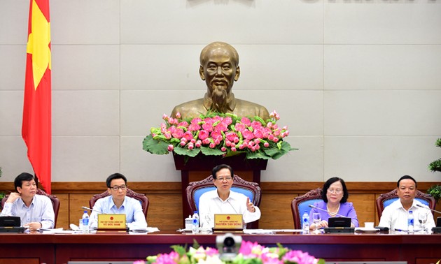 阮晋勇总理主持越共中央关于社会政策的决议落实3年小结会议