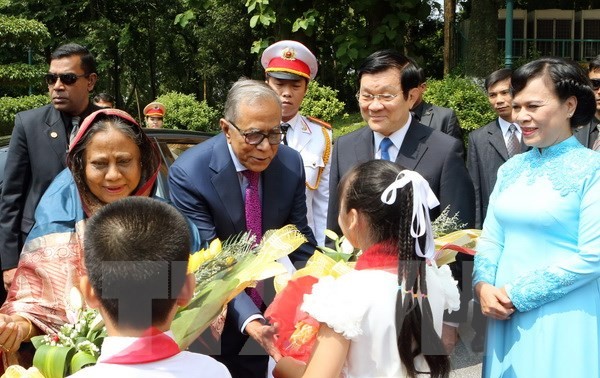 孟加拉国总统哈米德圆满结束对越南的国事访问