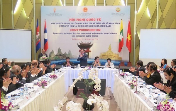 越老柬缅加强合作面向透明高效的公共行政