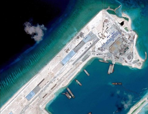 美国对中国加强在东海的填海造岛活动发出警告