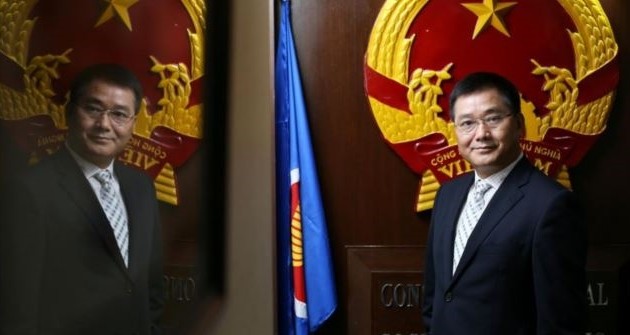 越南建议中国香港及早恢复向越南公民颁发工作签证