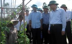 越南政府副总理武文宁视察谅山省的新农村建设情况