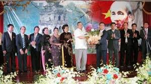 海外越南人优秀代表回国参加九二国庆庆祝活动