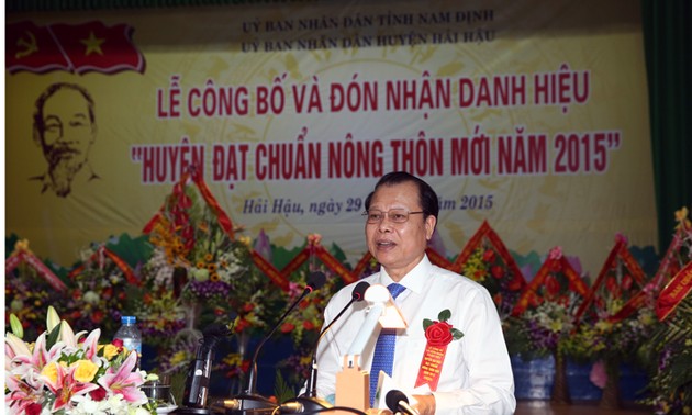 越南政府副总理武文宁出席南定省海后县达到新农村标准颁证仪式
