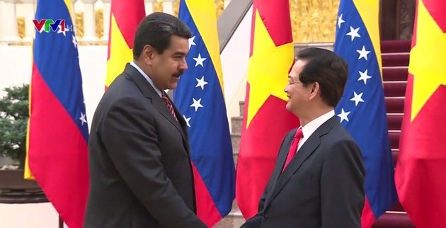越南政府总理阮晋勇会见委内瑞拉总统马杜罗