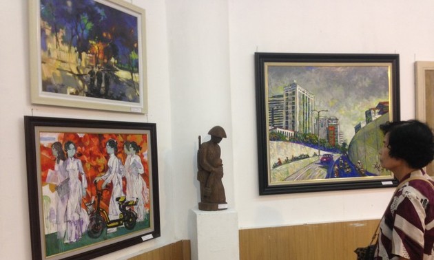   河南省举行第二十次红河平原地区美术展