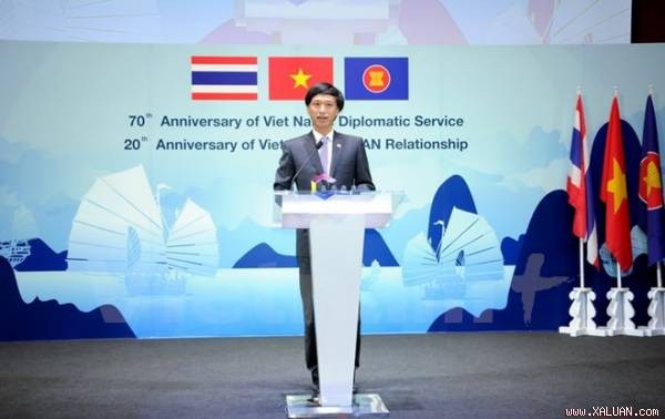 越南外交部门传统日70周年和越南加入东盟20周年纪念活动在泰国举行