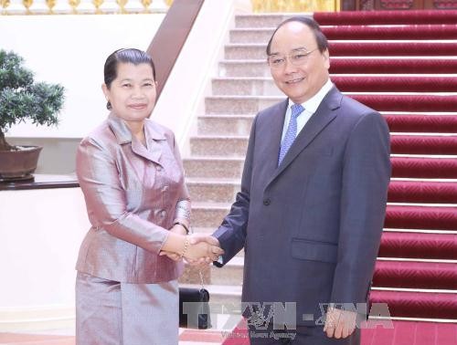 阮春福会见柬埔寨副首相梅森安