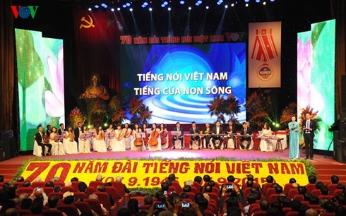 越南之声广播电台举行建台70周年庆典