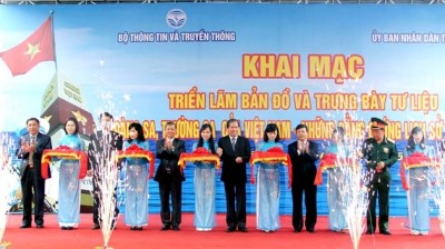 “越南的黄沙和长沙两座群岛——历史和法理依据”地图与摄影展在大叻市举行