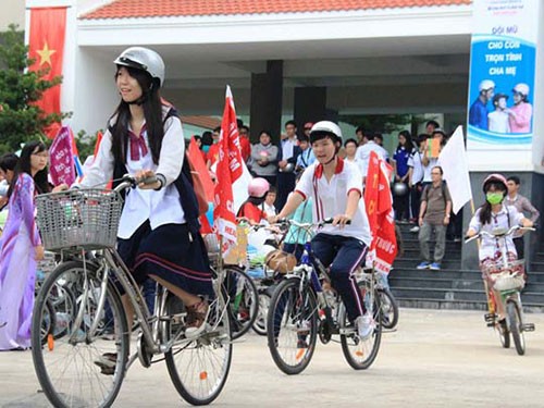 “交通安全行动月”响应活动启动仪式在胡志明市举行