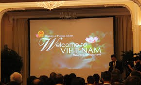 通过《越南欢迎您》视频推介越南国土人情