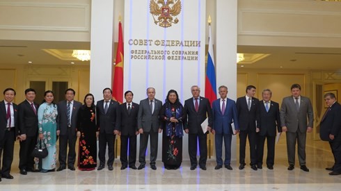 越南国会副主席从氏放会见俄联邦议会上下两院领导人