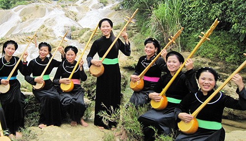 越南岱依族、侬族、泰族滩伦文化遗产展开幕