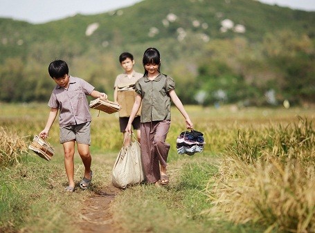 越南影片《绿地黄花》在中国丝绸之路国际电影节上喜获最佳故事片奖
