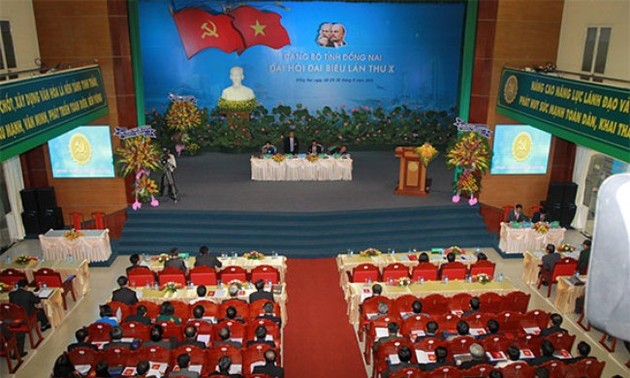 越南政府总理阮晋勇出席同奈省第10次党代会