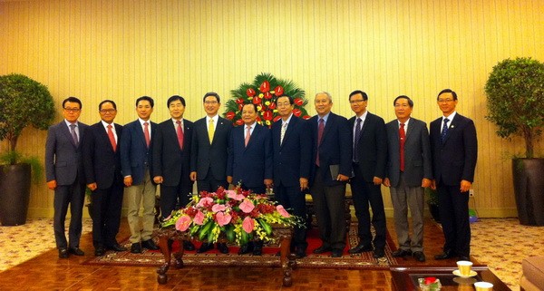 越共胡志明市市委书记黎青海会见韩国国会代表团