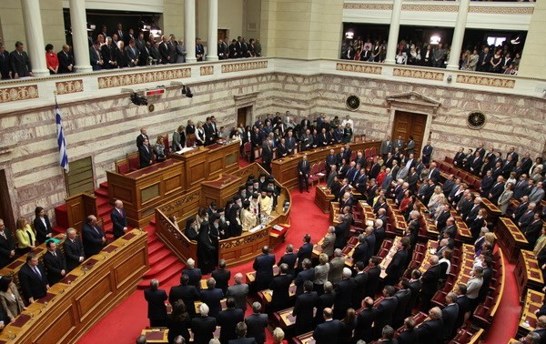 希腊议会举行大选后的首次会议